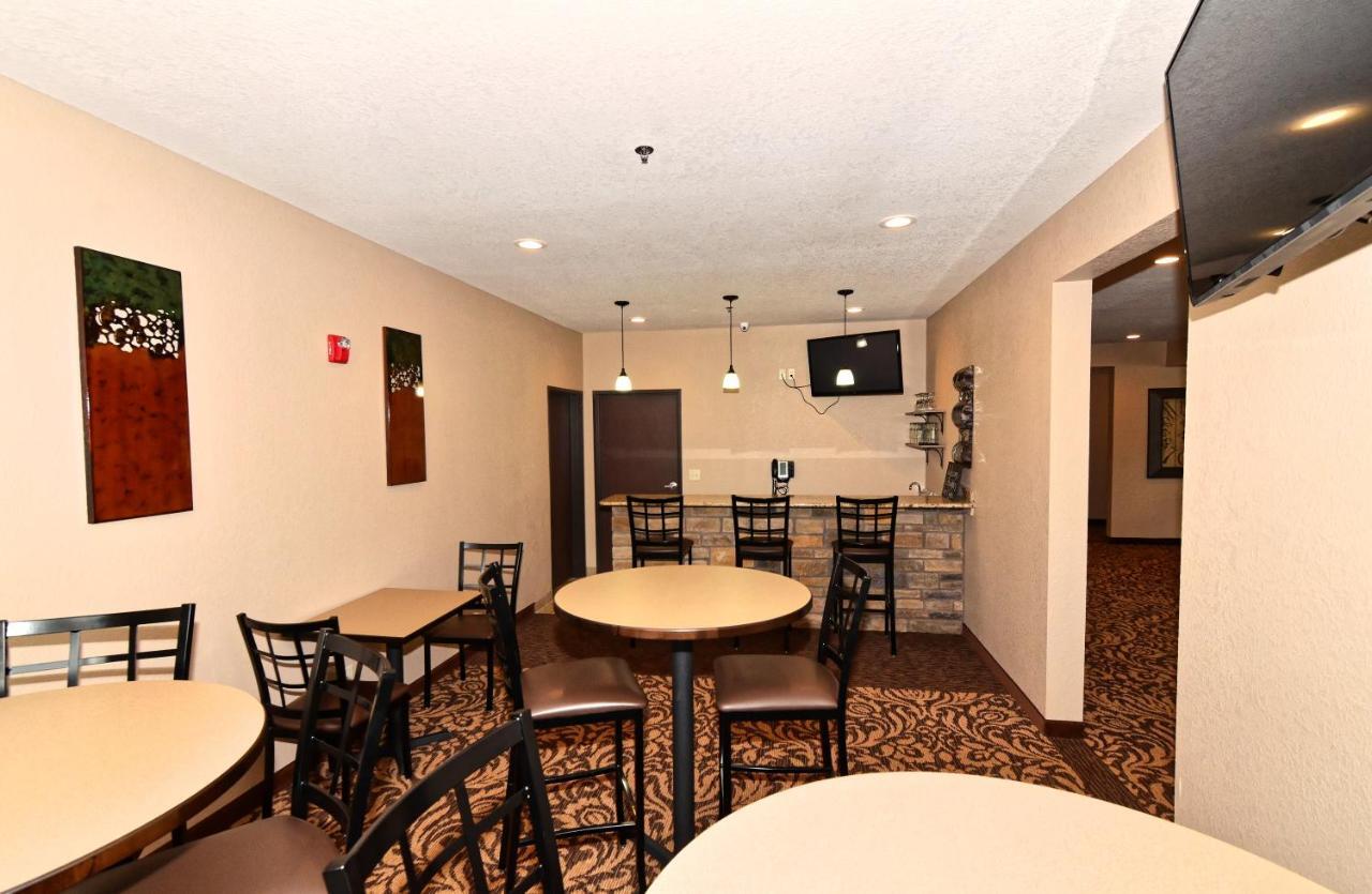 Cobblestone Inn & Suites - แคลเรียน ภายนอก รูปภาพ