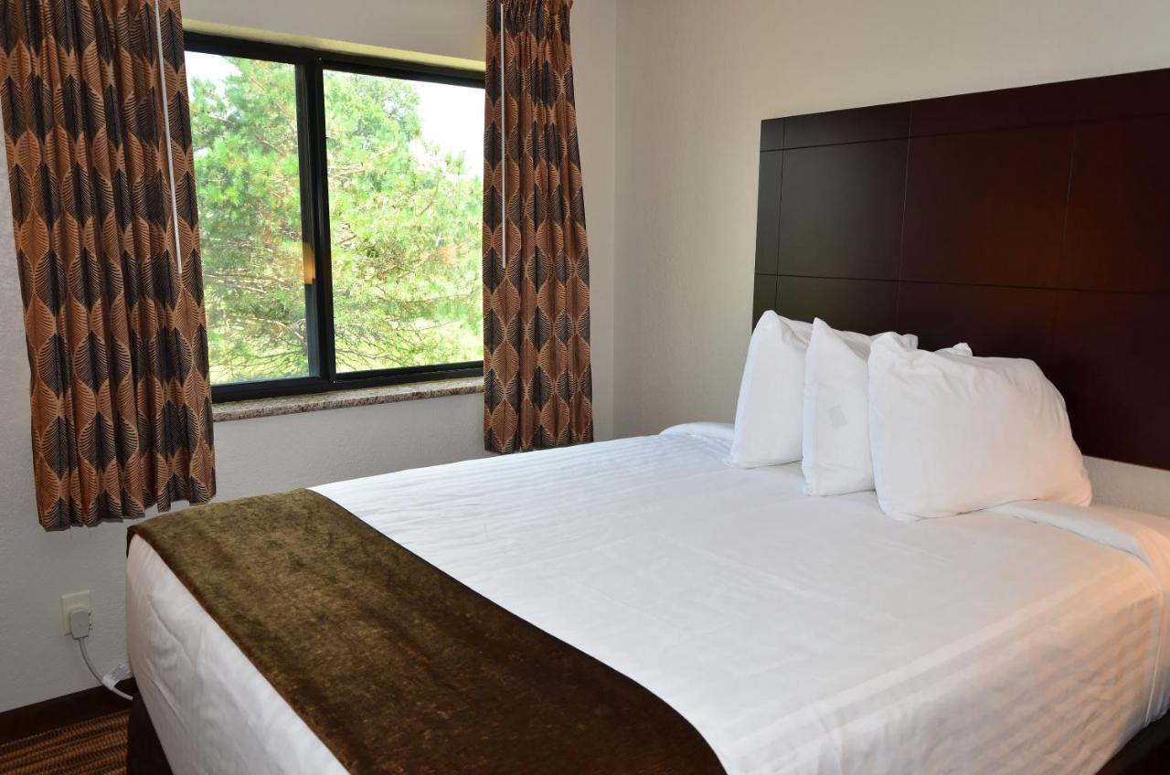 Cobblestone Inn & Suites - แคลเรียน ภายนอก รูปภาพ