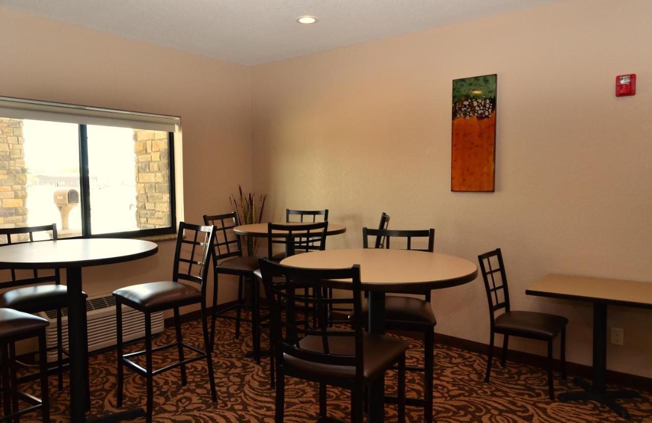 Cobblestone Inn & Suites - แคลเรียน ภายนอก รูปภาพ