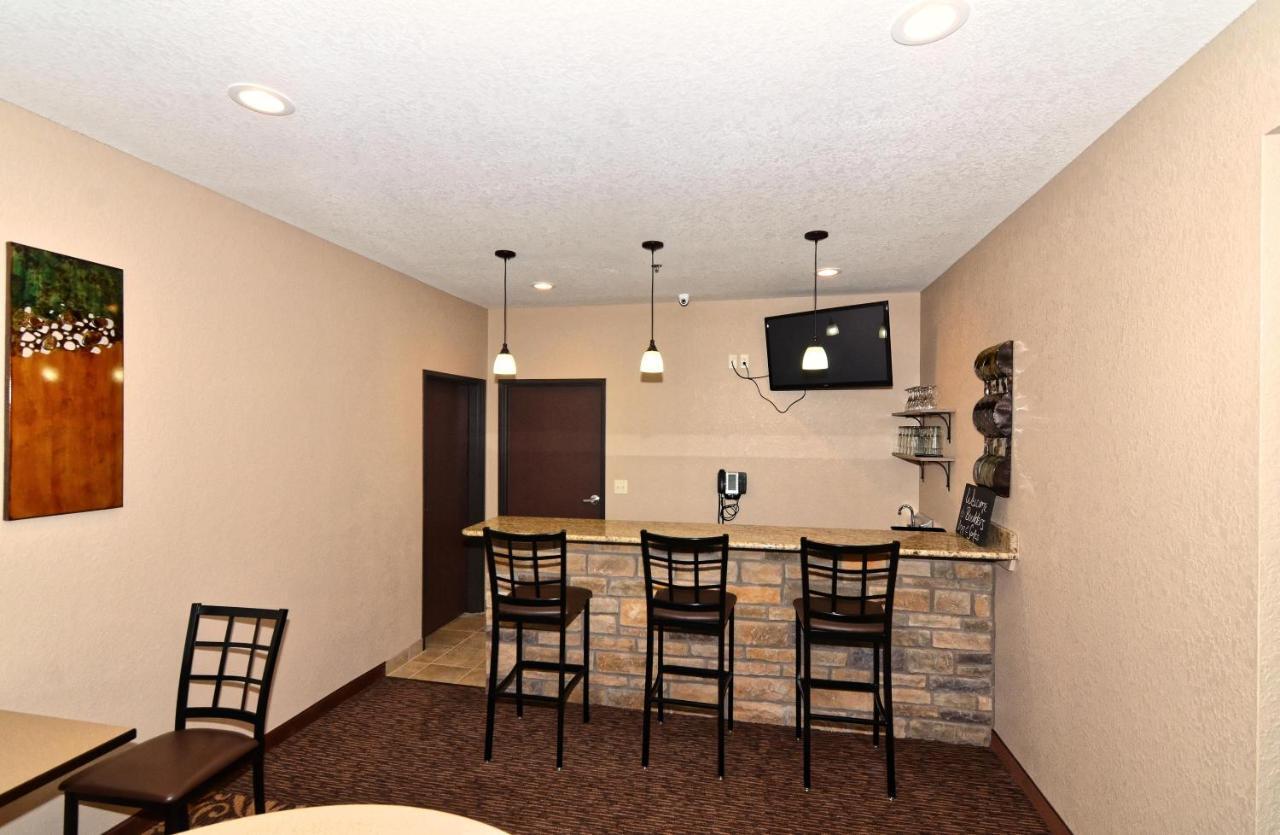 Cobblestone Inn & Suites - แคลเรียน ภายนอก รูปภาพ